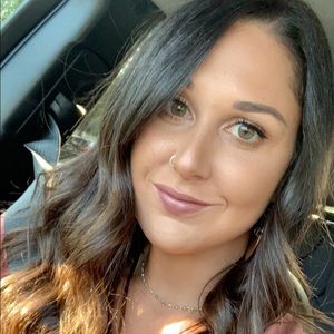 I’m Lex! Plz give my favorite clothes new life! :)